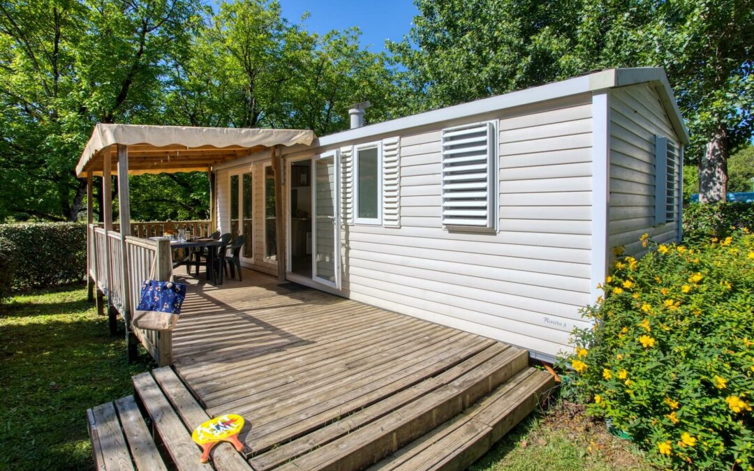 Mobil-home dans petit camping Dordogne 3 étoiles